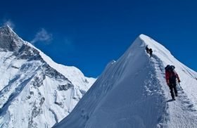 Tor 5 popular trekking peak in Nepal